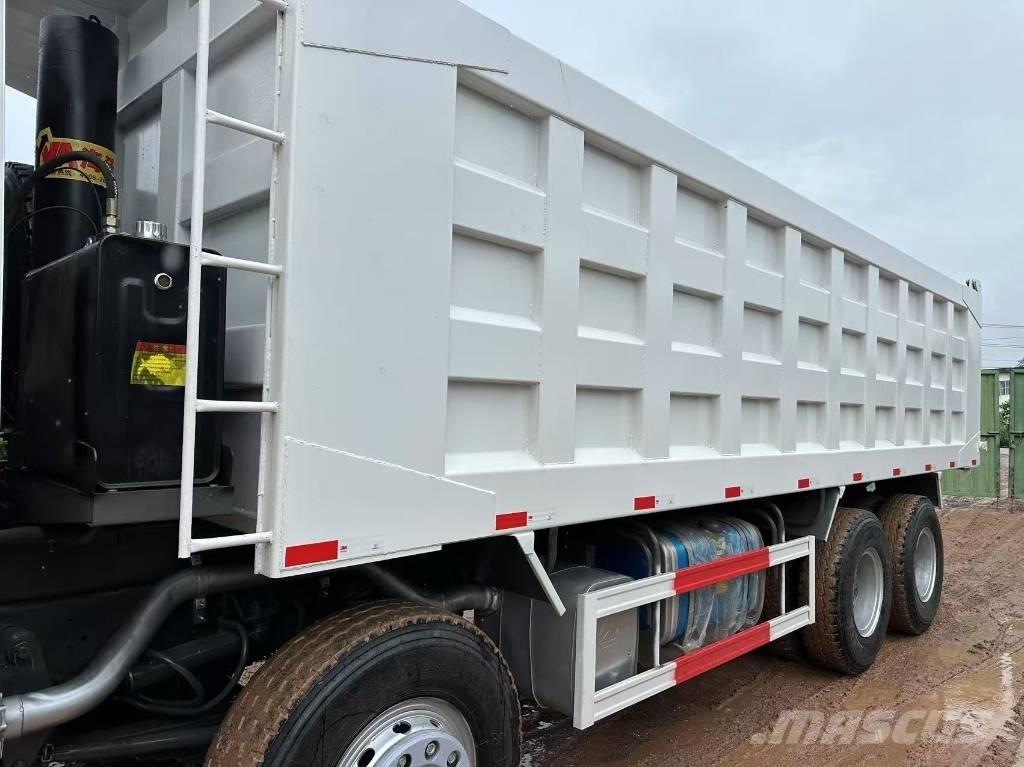 Howo 371hp 8X4 Camion benne