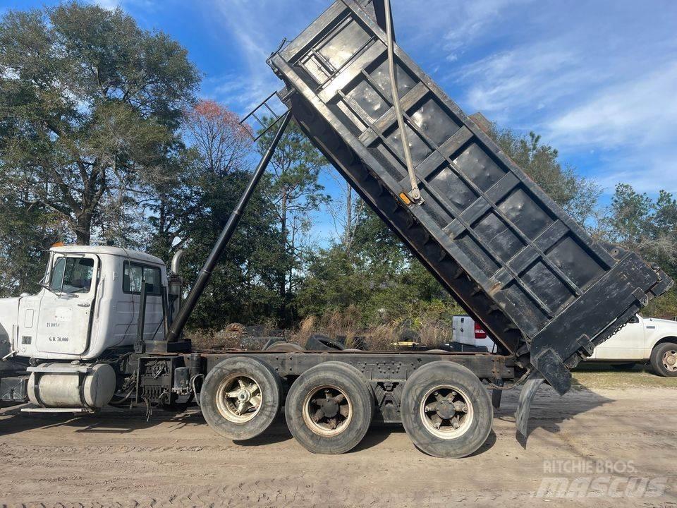 Mack dump Camion benne