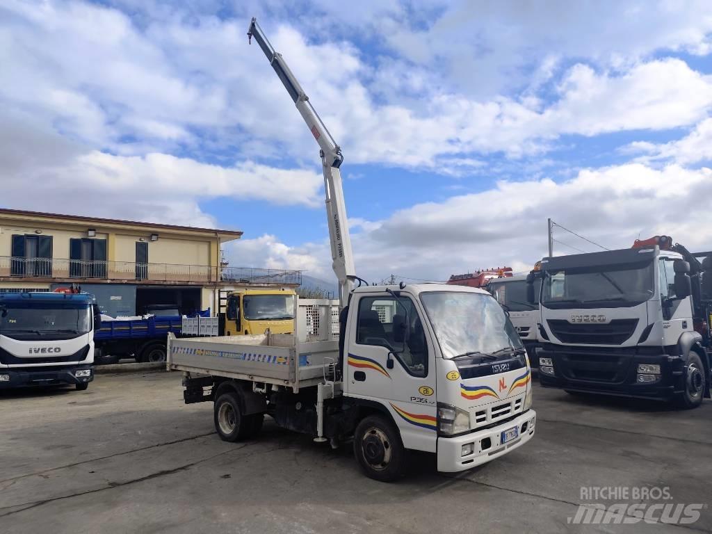 Isuzu NPR77G-5DX Camion plateau ridelle avec grue