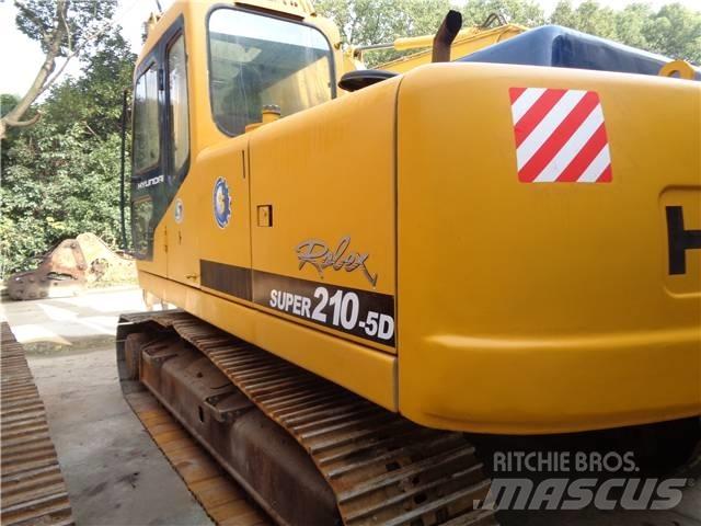 Hyundai R210-5D Pelle sur pneus