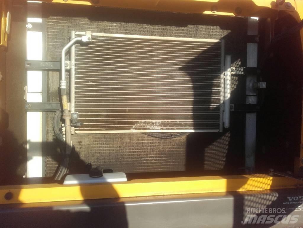 Volvo EC250DL Pelle sur chenilles