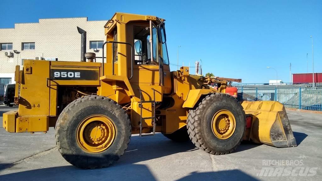 CAT 950E Chargeuse sur pneus