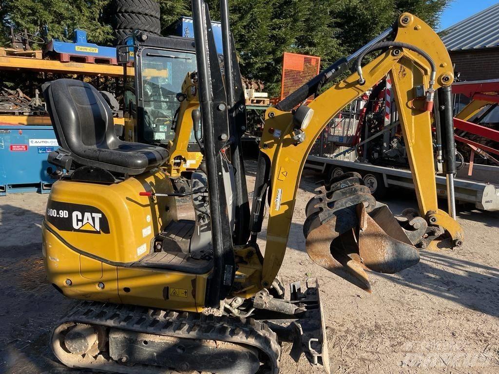 CAT 300.9 D Mini pelle < 7t