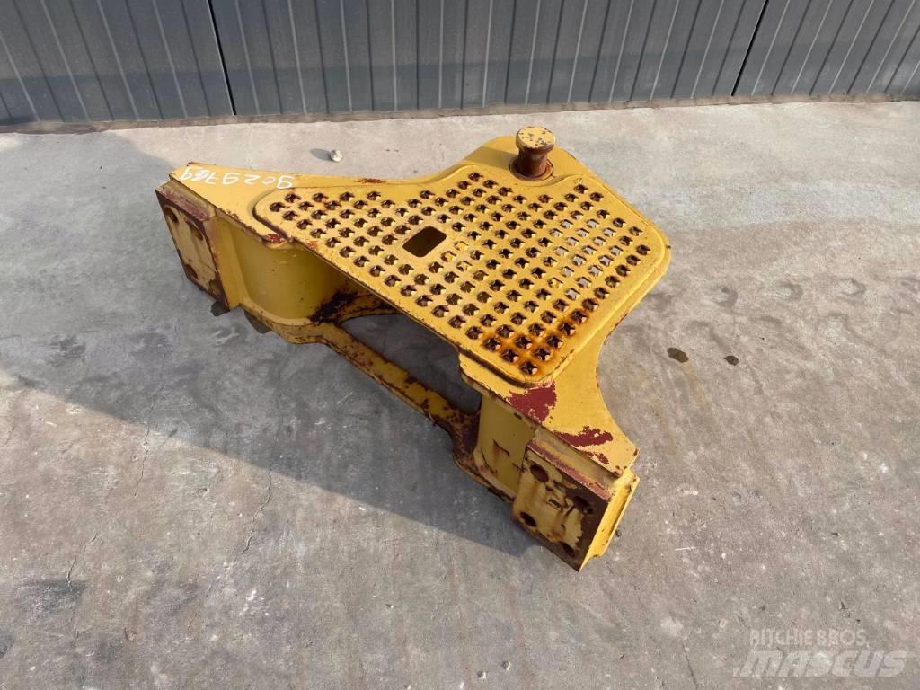CAT D6K Zugtraverse Autres accessoires
