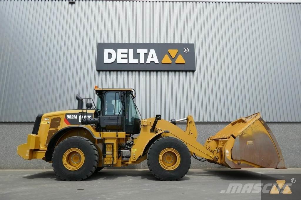 CAT 962M Chargeuse sur pneus