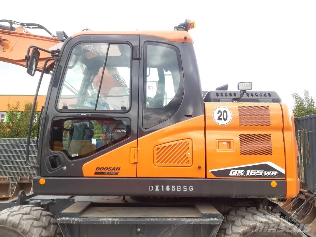 Doosan DX165 WR-7 Pelle sur pneus