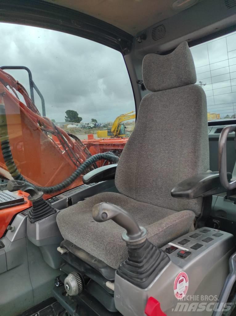 Doosan DX 180 LC Pelle sur chenilles