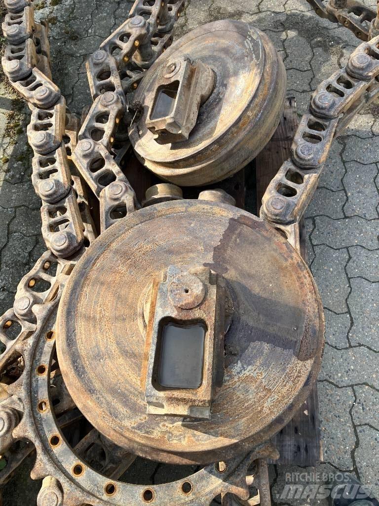 Komatsu 240 Pelle sur chenilles