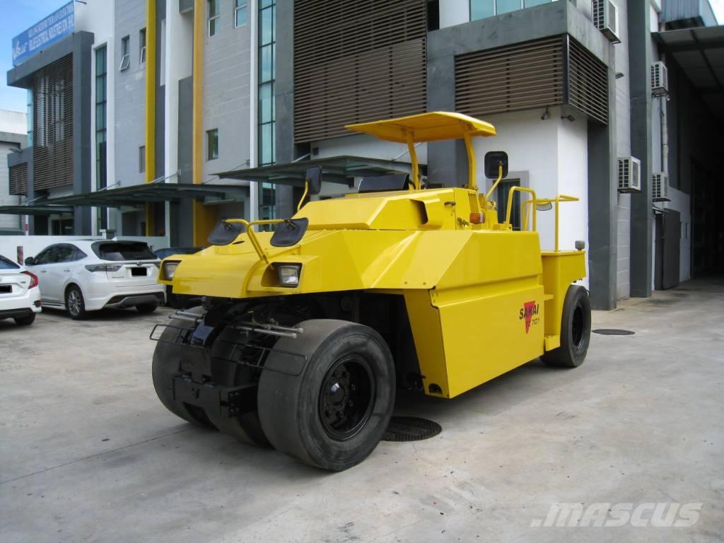 Sakai TZ 701 Rouleaux à pneumatiques