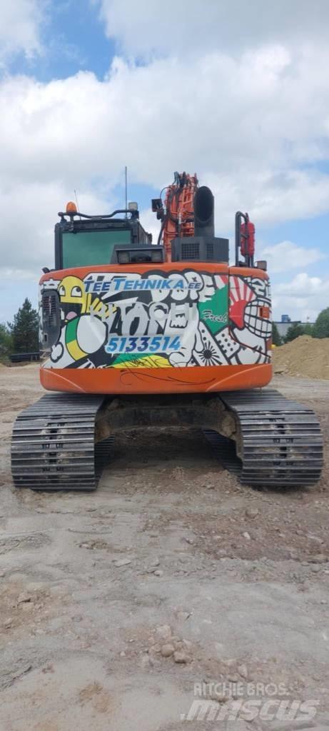 Hitachi ZX 135 US-6 Pelle sur chenilles