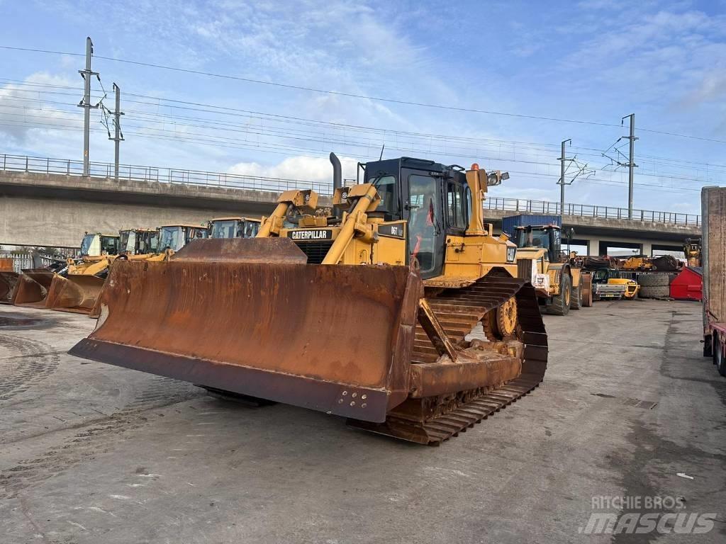 CAT D6T Bouteurs sur chenilles