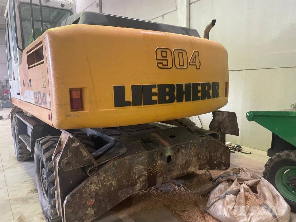 Liebherr A 904 C Pelle sur pneus