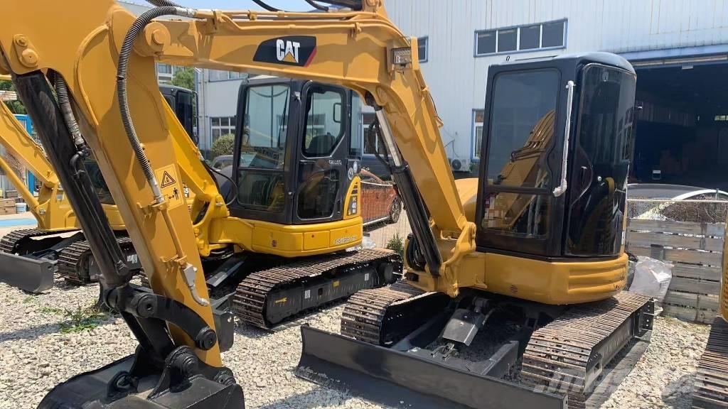 CAT 304 Pelle sur chenilles