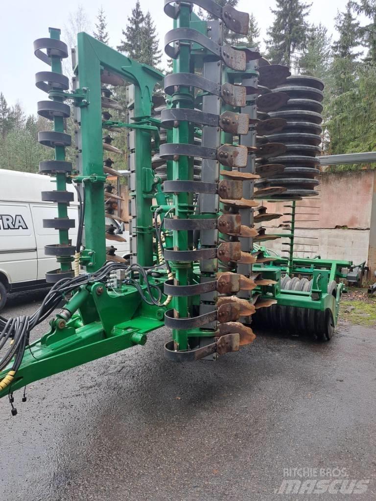 Kivi-Pekka Lamu 550 Crover crop