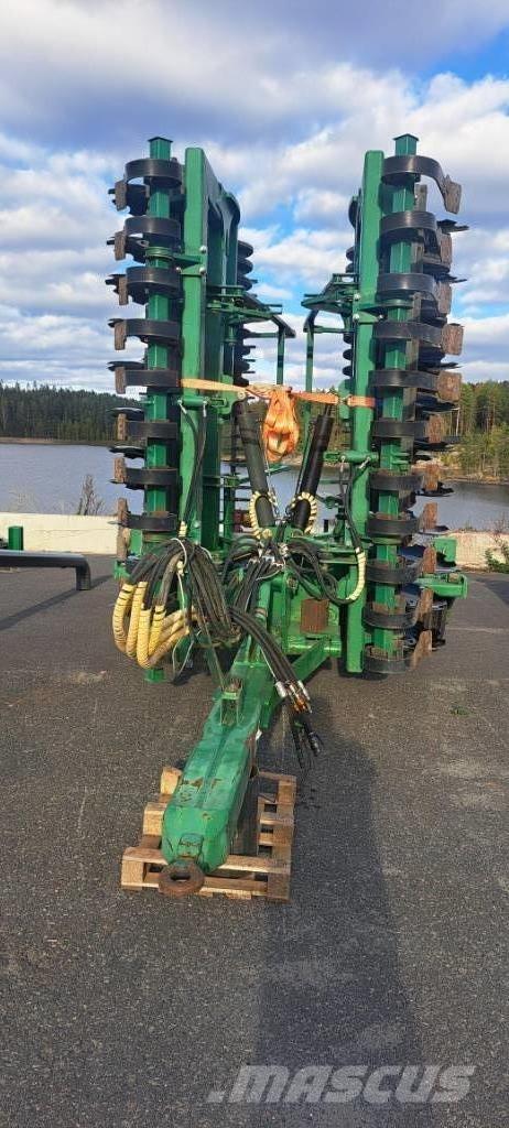 Kivi-Pekka Lamu 550 Crover crop