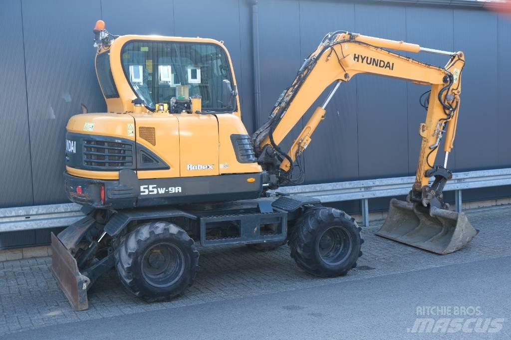  Robex 55W-9A Pelle sur pneus