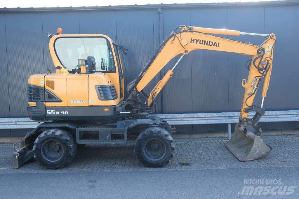  Robex 55W-9A Pelle sur pneus