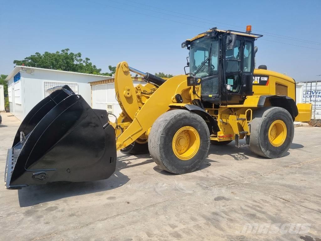 CAT 938 M Chargeuse sur pneus