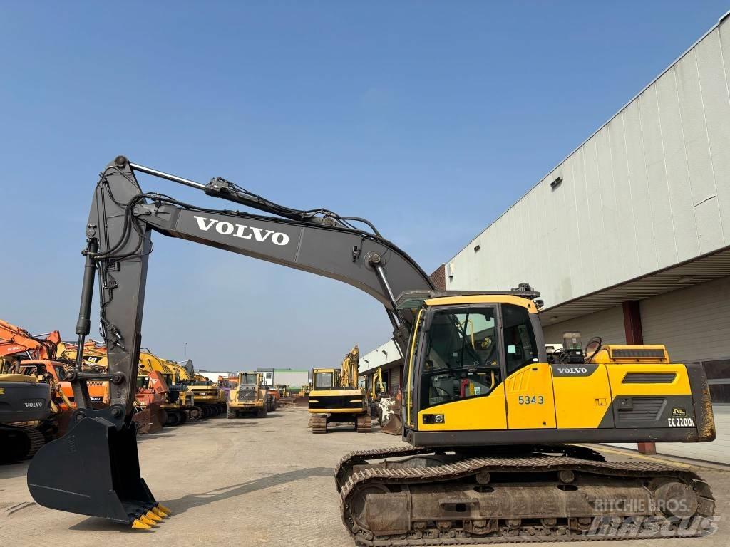 Volvo EC 220 DL Pelle sur chenilles
