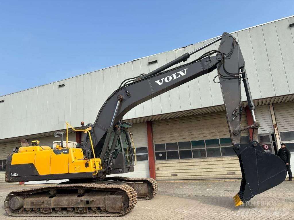 Volvo EC 220 DL Pelle sur chenilles