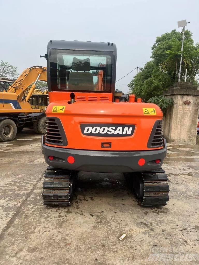 Doosan DX55-9C Mini pelle < 7t
