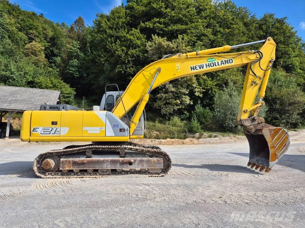 New Holland E 215 Pelle sur chenilles