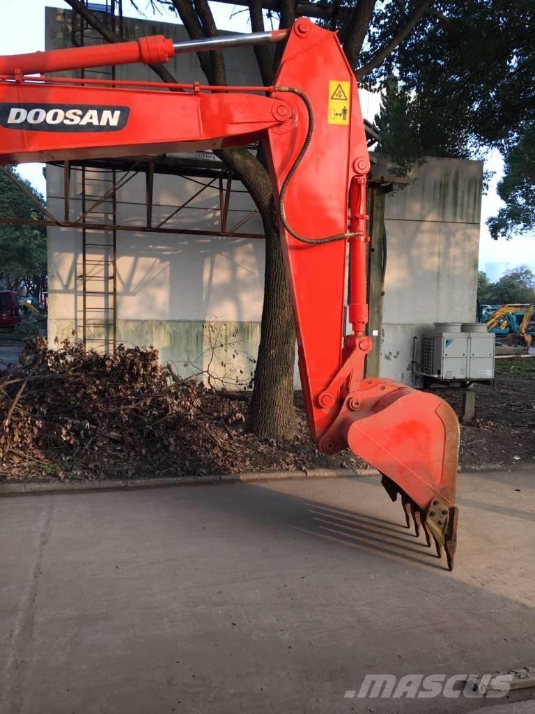 Doosan DH 150 W-7 Pelle sur pneus