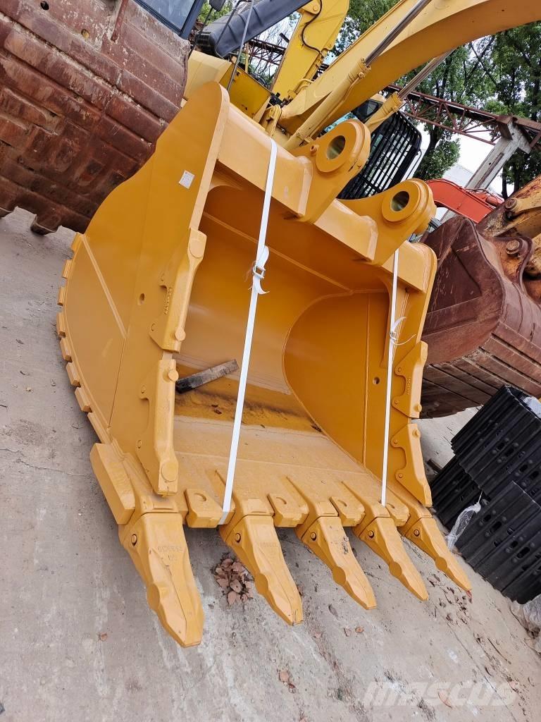 Komatsu PC 200-8 Pelle sur chenilles