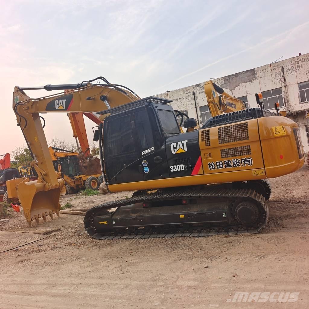 CAT 324 D2L Pelle sur chenilles