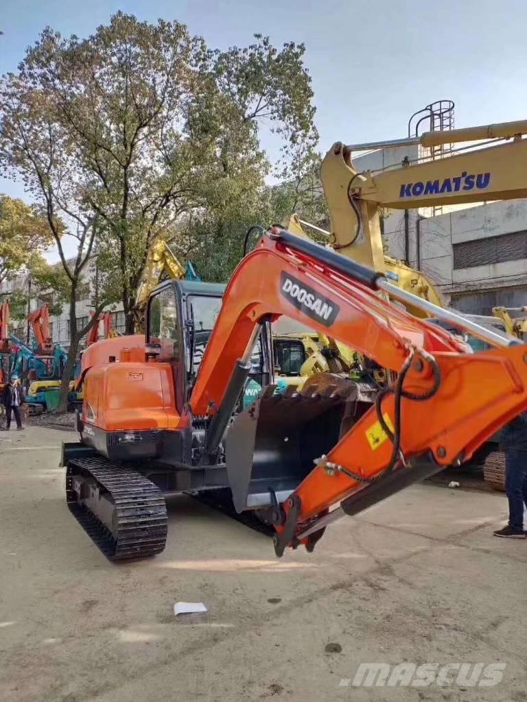 Doosan DX 60-9C Pelle sur chenilles