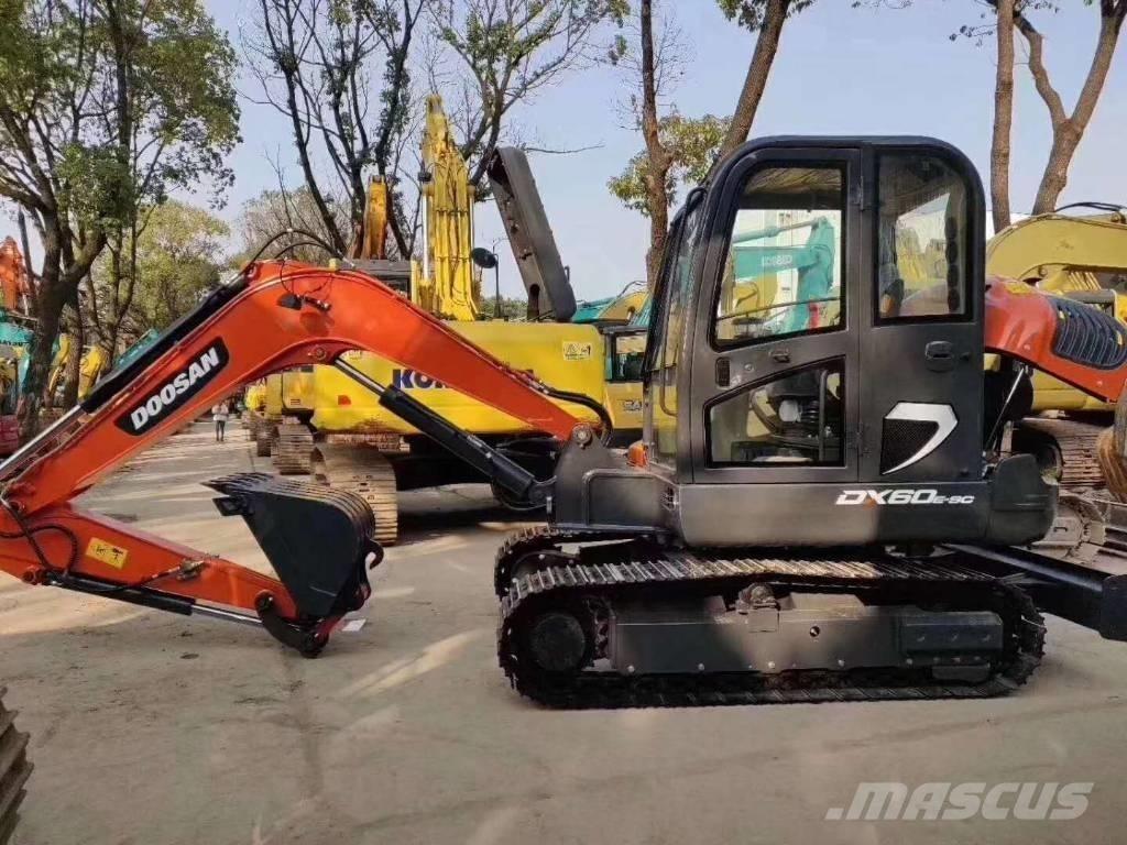 Doosan DX 60-9C Pelle sur chenilles