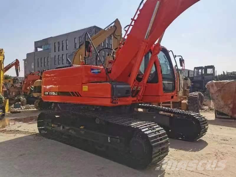 Doosan DX 225 Pelle sur chenilles