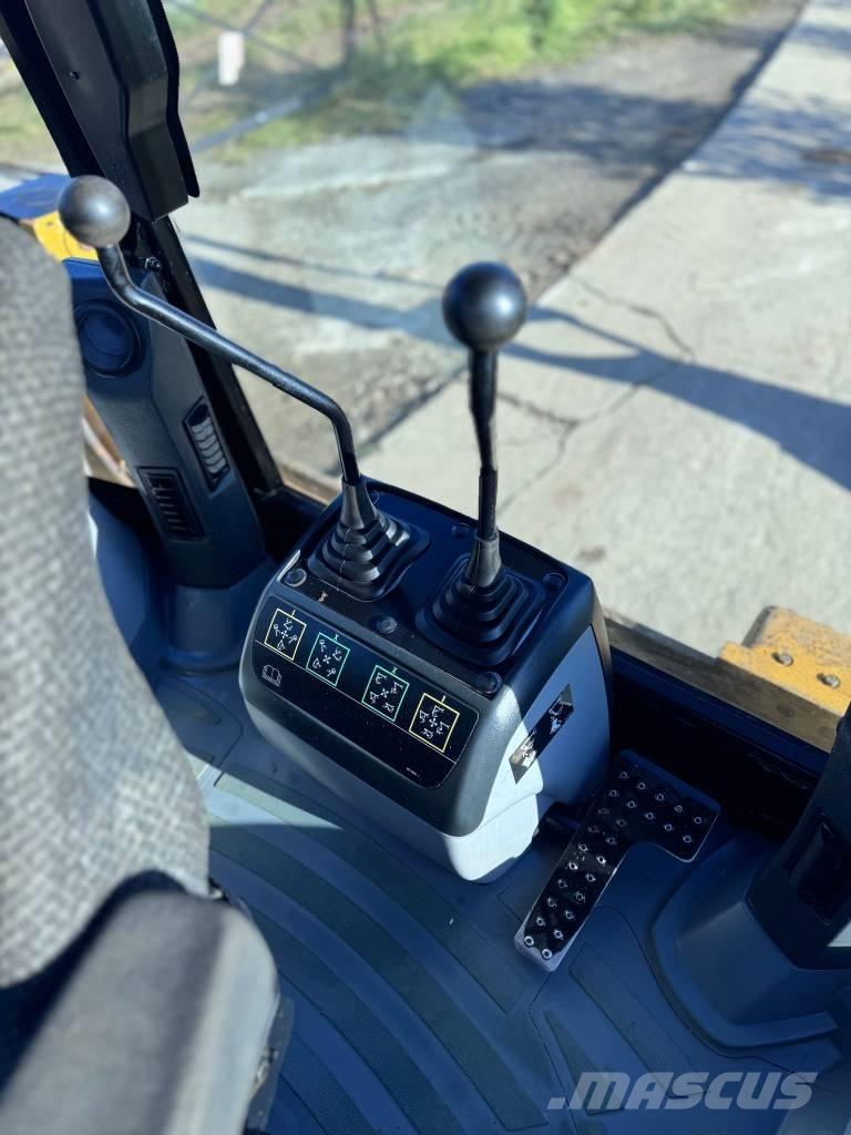 CAT 428 F Tractopelle