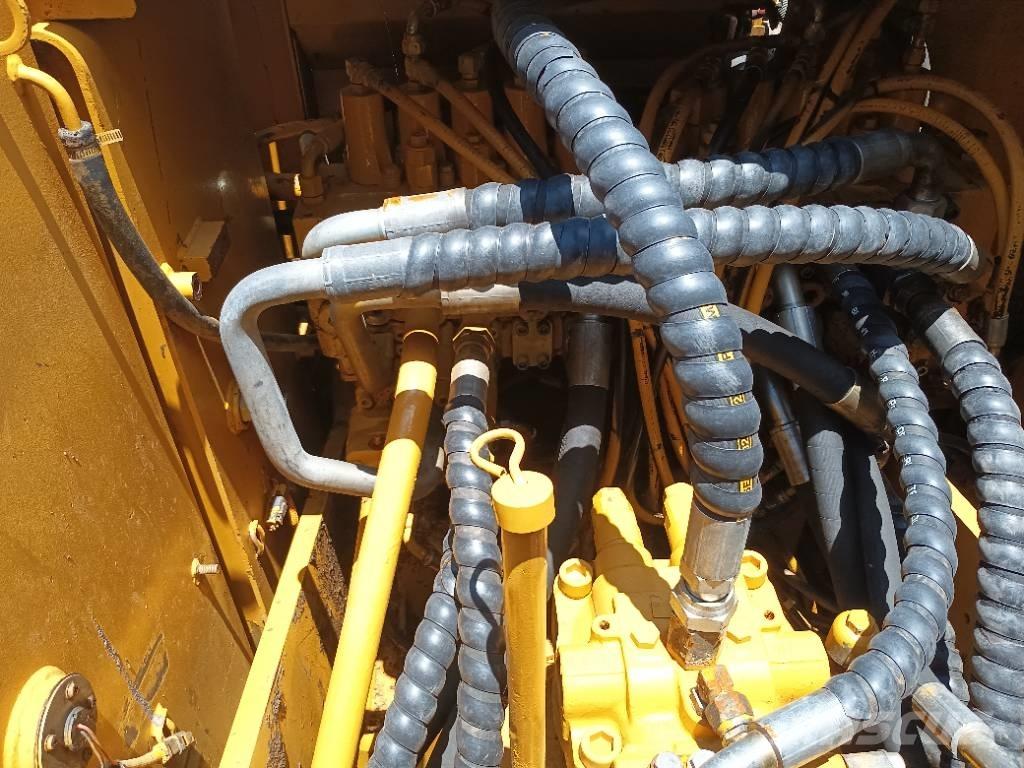 CAT 320D2L Pelle sur chenilles