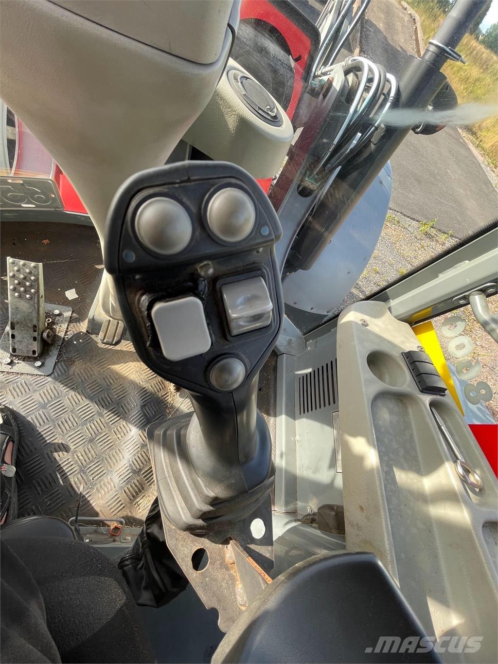 Lännen 8600 E Tractopelle