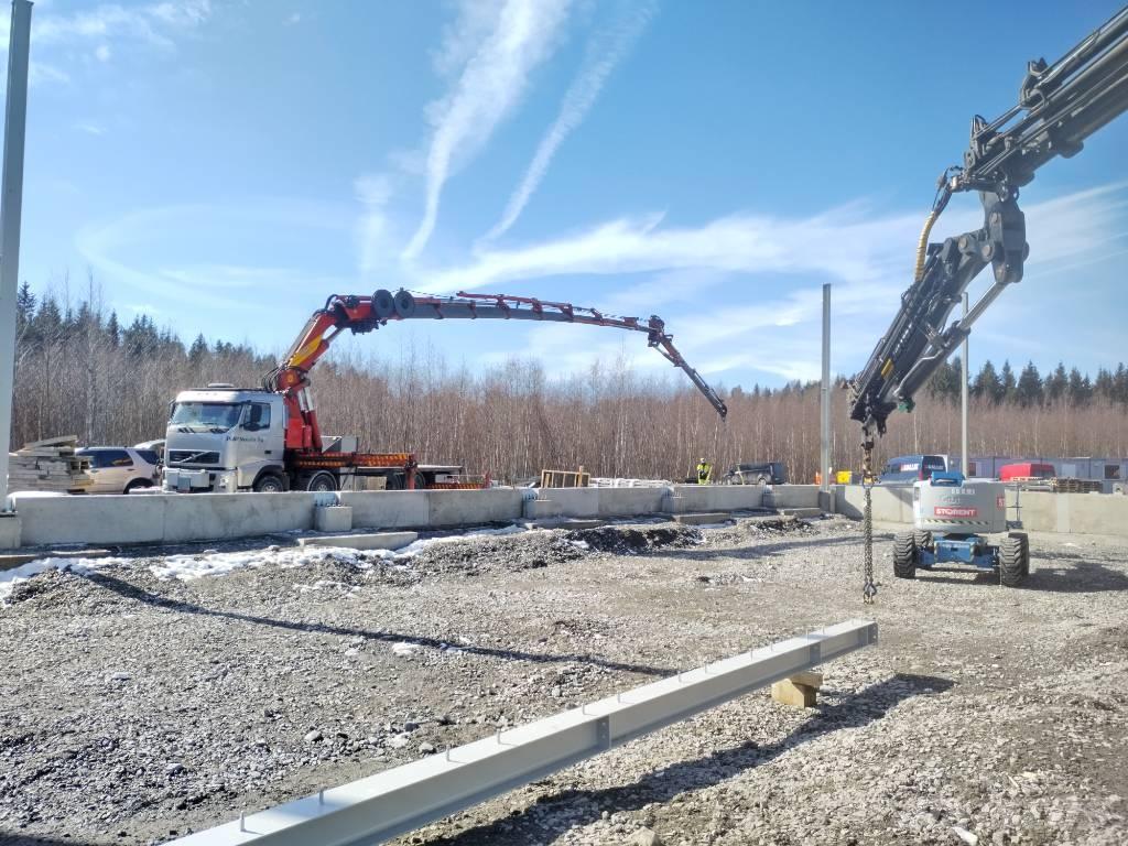 Volvo FH-6x2R Camion plateau ridelle avec grue