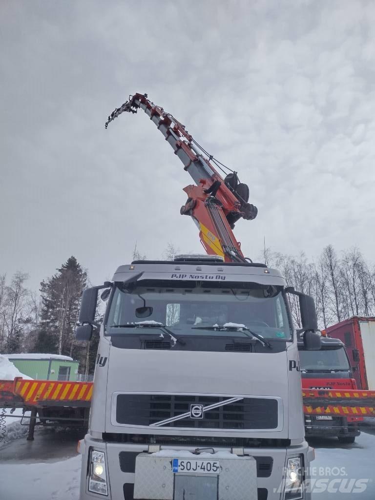 Volvo FH-6x2R Camion plateau ridelle avec grue