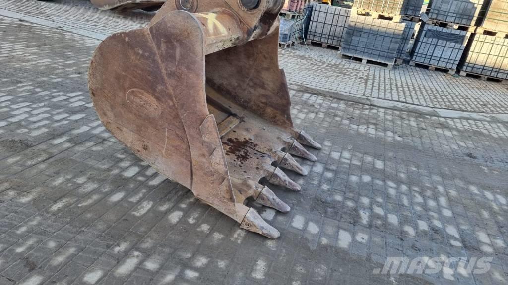 Komatsu PC 210 LC Pelle sur chenilles