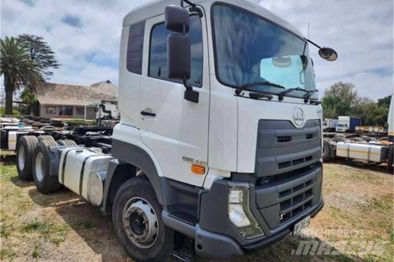 UD TRUCKS QUESTER Autre camion