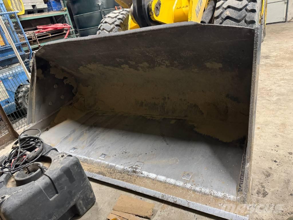 New Holland W 190 B Chargeuse sur pneus