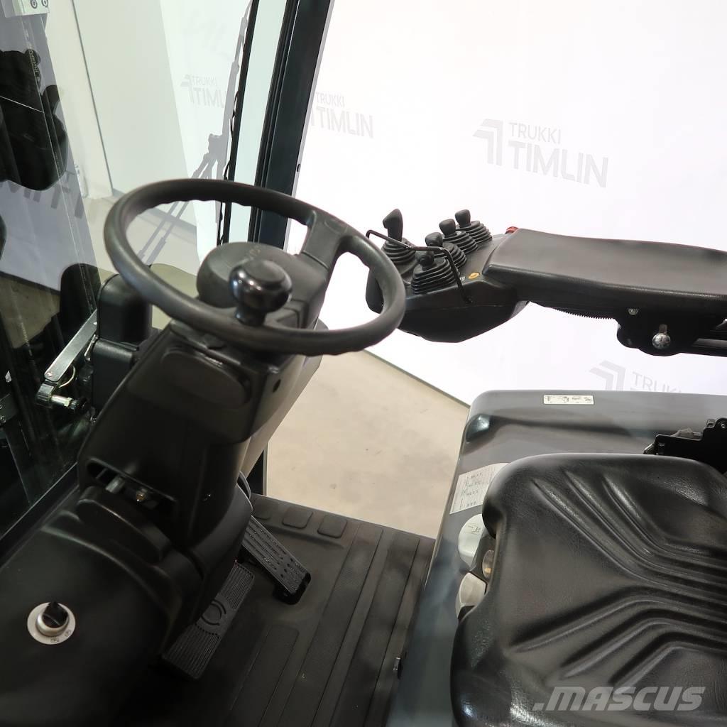 Toyota 8FBMT25 Chariots élévateurs électriques