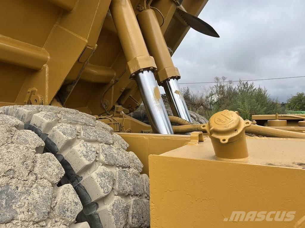 CAT 769D Mini tombereau