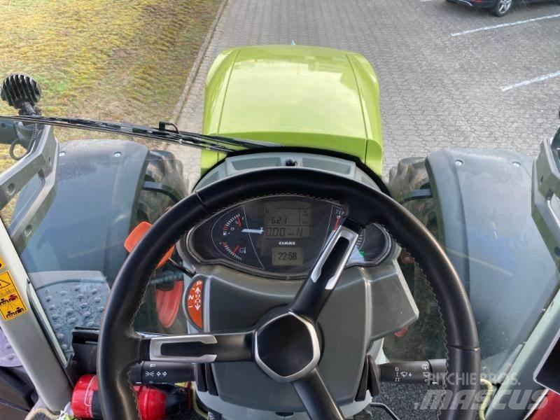 CLAAS AXION 830 Tracteur