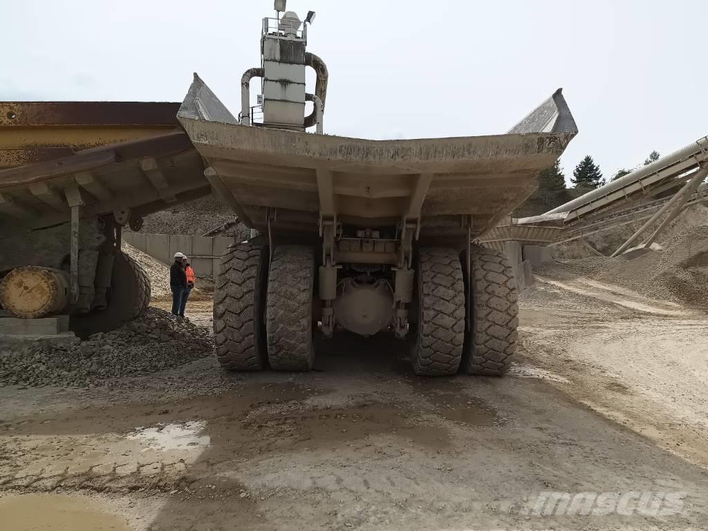 Komatsu HD 605-5 Rigid dump trucks