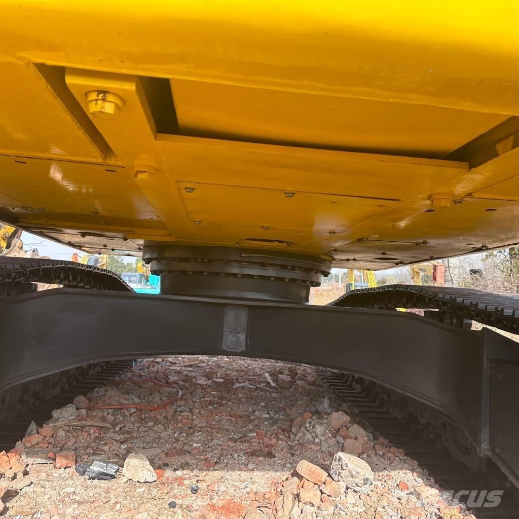 Komatsu 240LC-8 Pelle sur chenilles