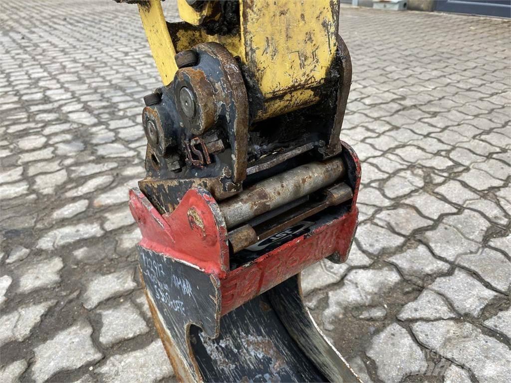 Yanmar VIO12 Pelle sur pneus