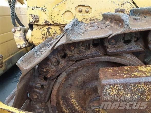 CAT D8T Bouteurs sur chenilles