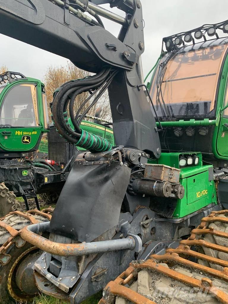 John Deere 1070G Abatteuse