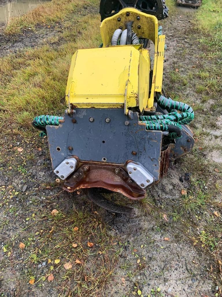 John Deere 1070G Abatteuse