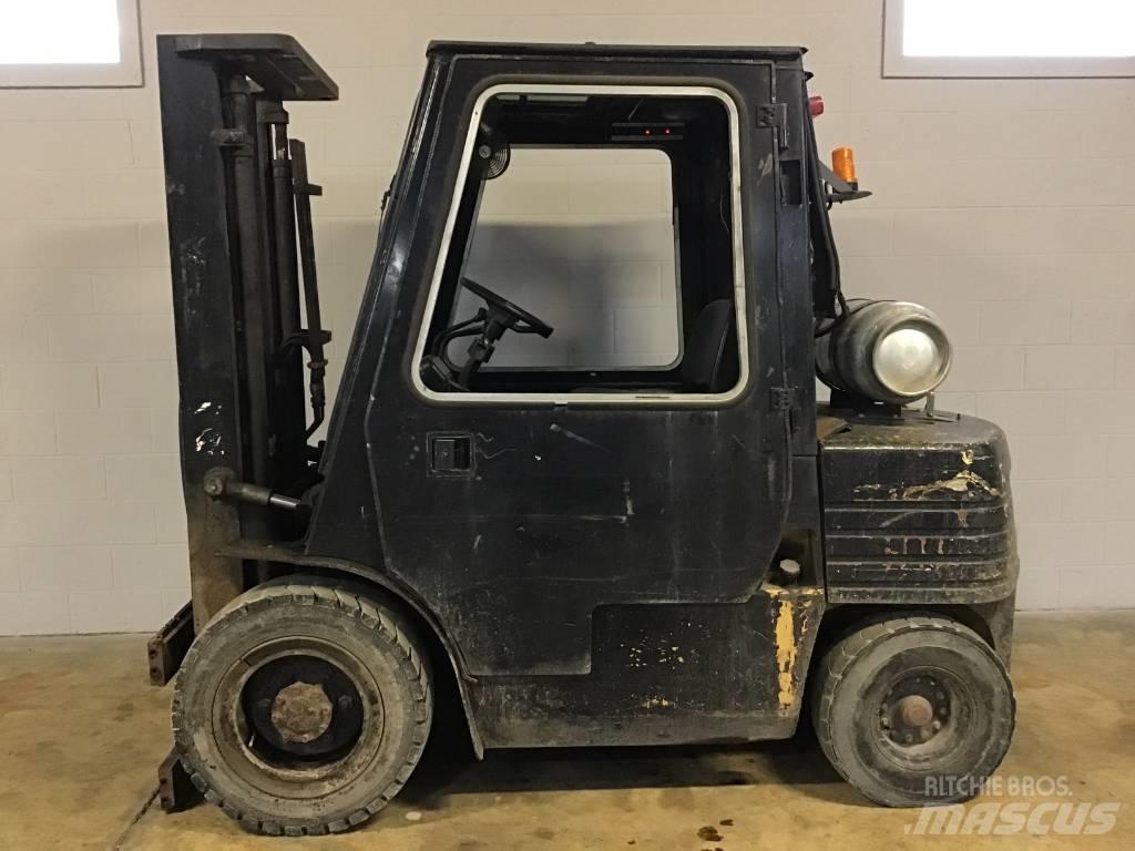 CAT GP 30 Autres Chariots élévateurs